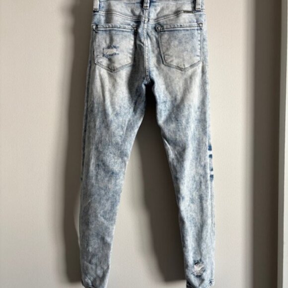 KanCan acid-wash denim jeans with a button-fly closure size 24 - Picture 2 of 7